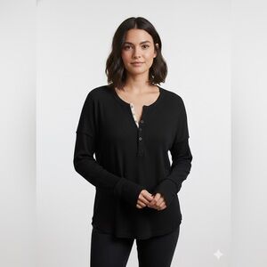 In Loom Black Long sleeve